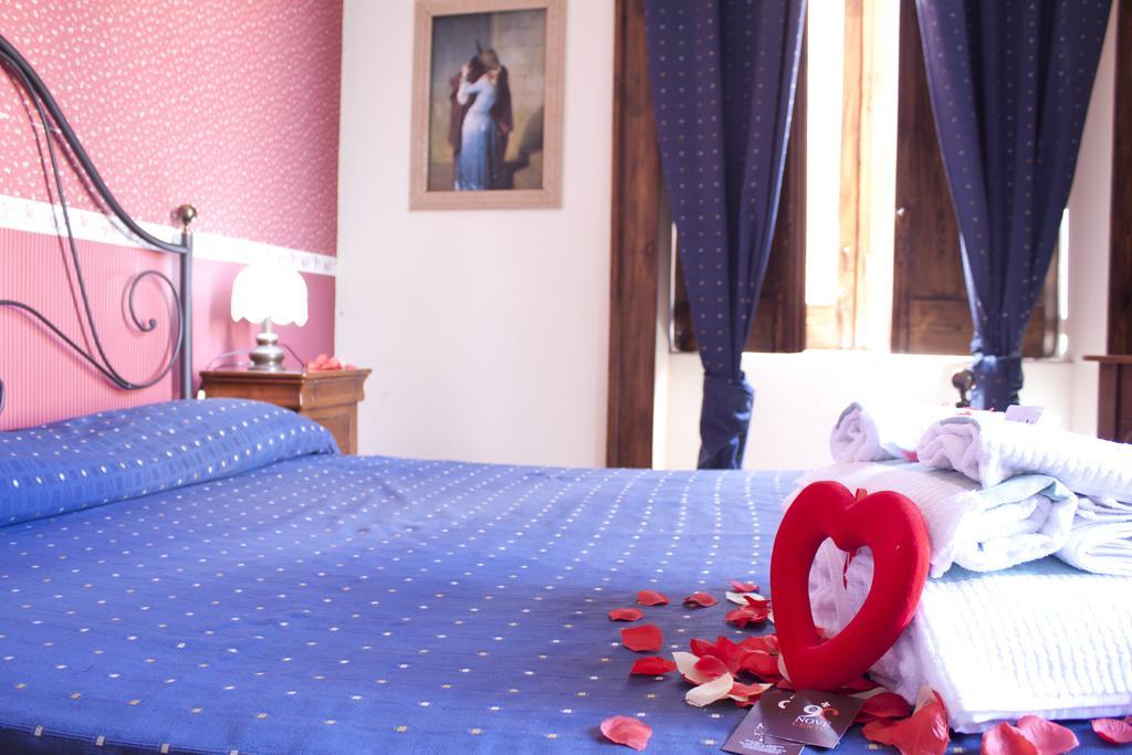 Hotel Ristorante Novecento Caserta Habitación foto